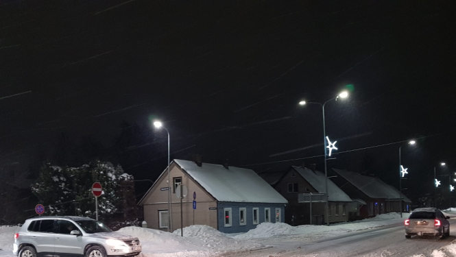 sniegota iela naktī