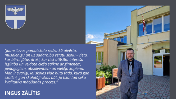 vīrietis stāv pie eķas uzvalkā