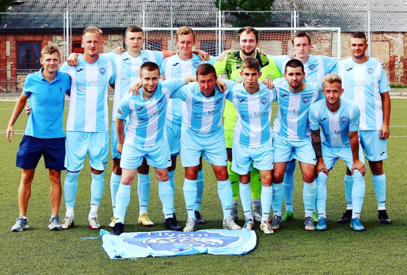 Vīriešu futbola komanda