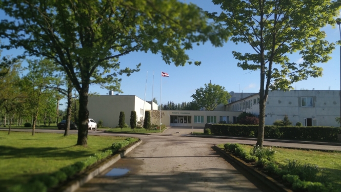 Rudzātu vidusskola vasarā