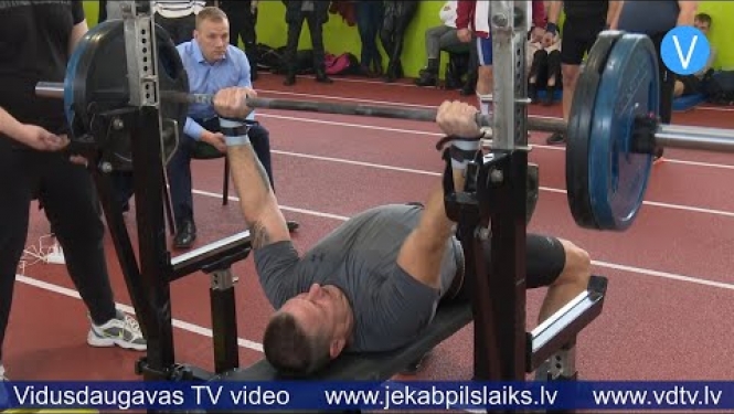 Līvānos pulcējas svaru stieņa spiešanas entuziasti