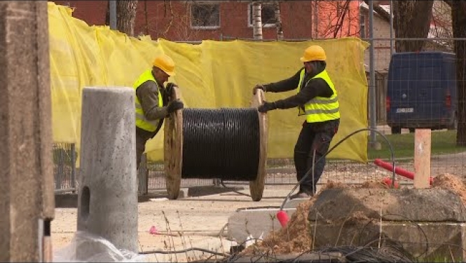 Pašvaldības meklē risinājumus darbu turpināšanai būvobjektos