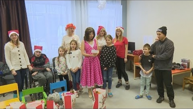 Līvānu un Jēkabpils iedzīvotāji dāvā Ziemassvētku prieku ģimenes atbalsta centra “Saulstari” bērniem