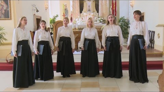 Līvānu katoļu baznīcā izskan labdarības koncerts “Es topu samīļots mazliet”