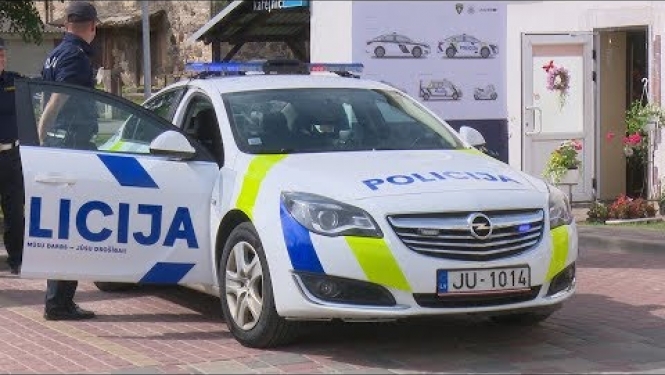 Līvānos prezentē Valsts policijas operatīvā transporta jauno trafarējumu