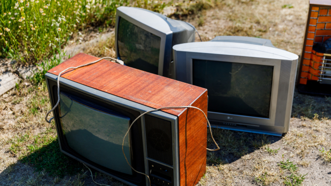 Nolietotās elektropreces - trīs telivizori