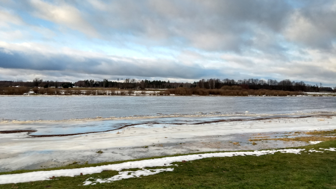 Skats uz Daugavu ziemas atkusnī