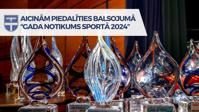 stikla balvas krāsainas uz galda