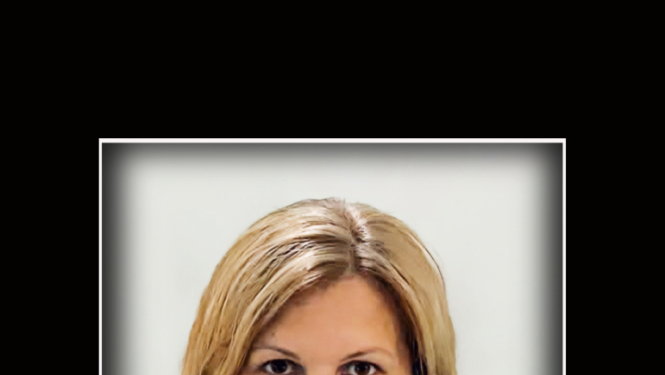 sievietes foto sēru noformējumā