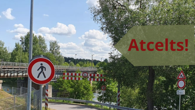 ceļazīme - gājējiem iet aizliegts