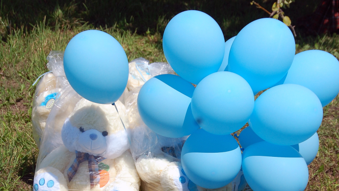 Rotaļu zaķis ar baloniem