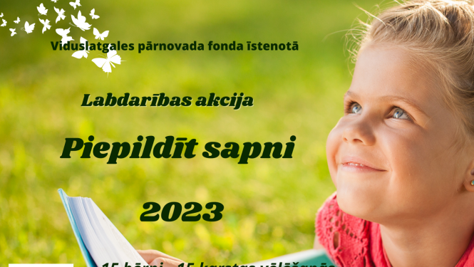 meitene skatās debesīs