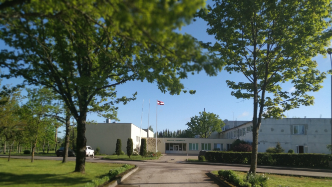 Rudzātu vidusskola vasarā