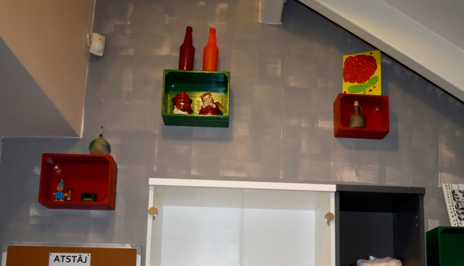 Biedrības "Baltā māja" stūrītis, kur izveidota mantu apmaiņas vieta