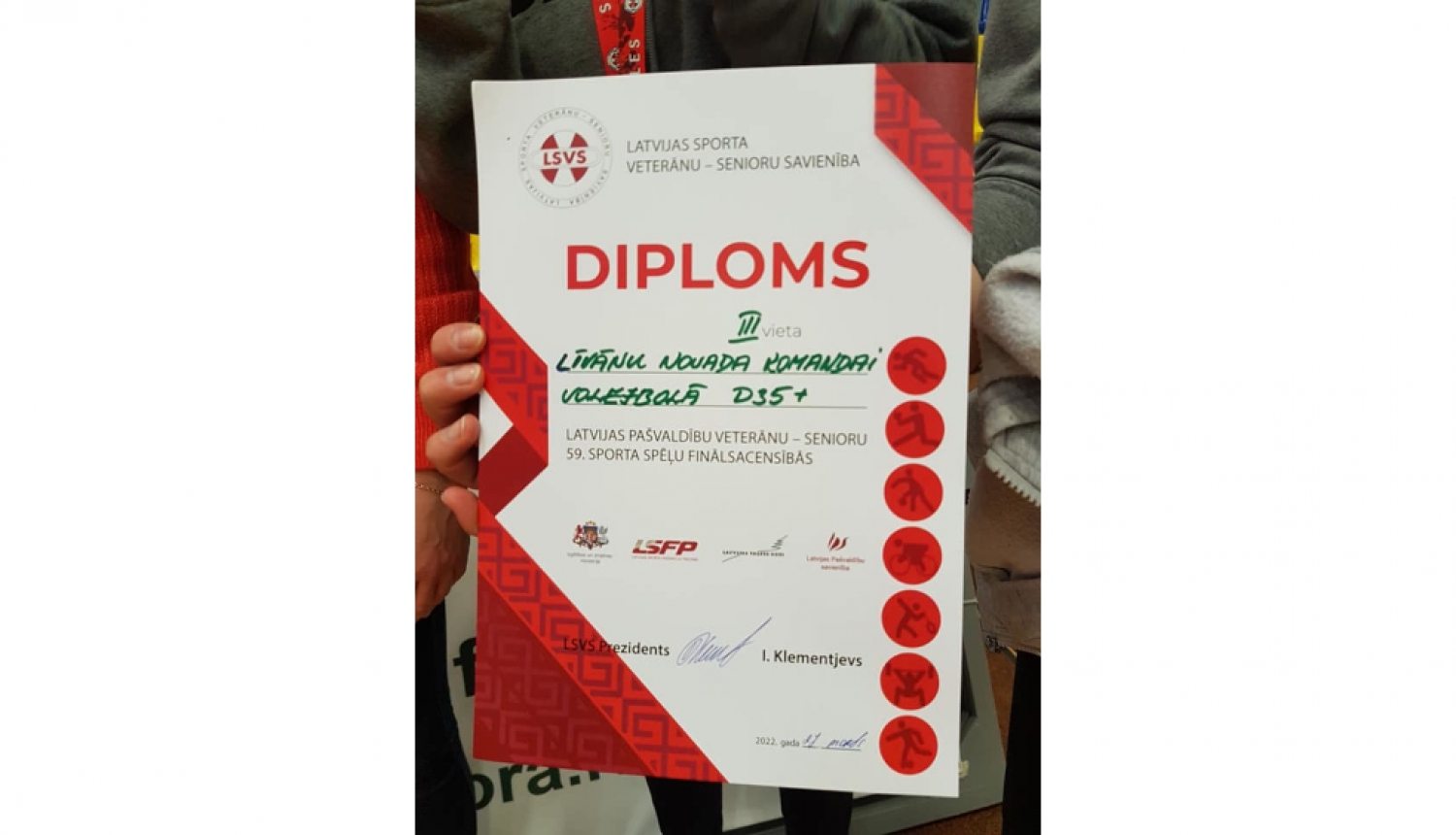 Diploms