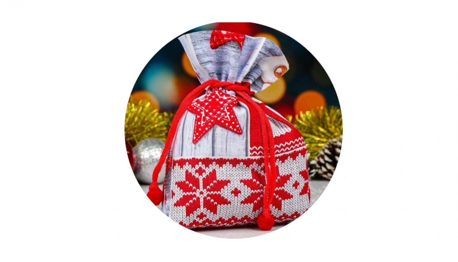 Ziemassvētku dāvanu maiss ar ornamentiem