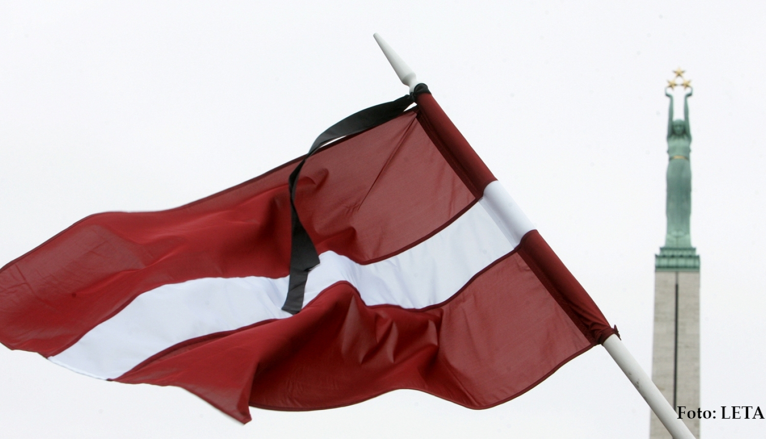 Karogs sēru noformējumā